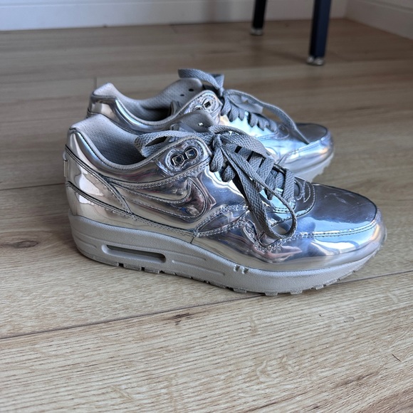 nike air max 1 sp liquid silver